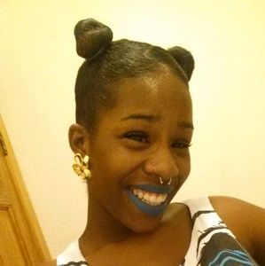 Meet your Posher, Shaqora